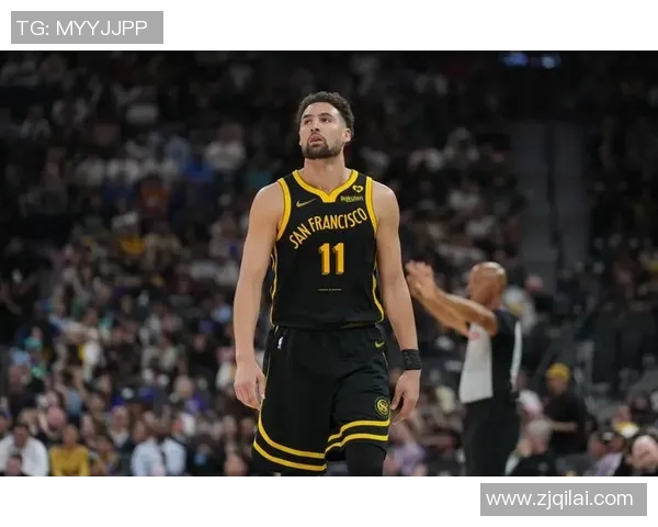 克莱汤普森的篮球传奇之路与勇士队的辉煌成就探索 克莱汤普森的篮球传奇之路与勇士队的辉煌成就探索